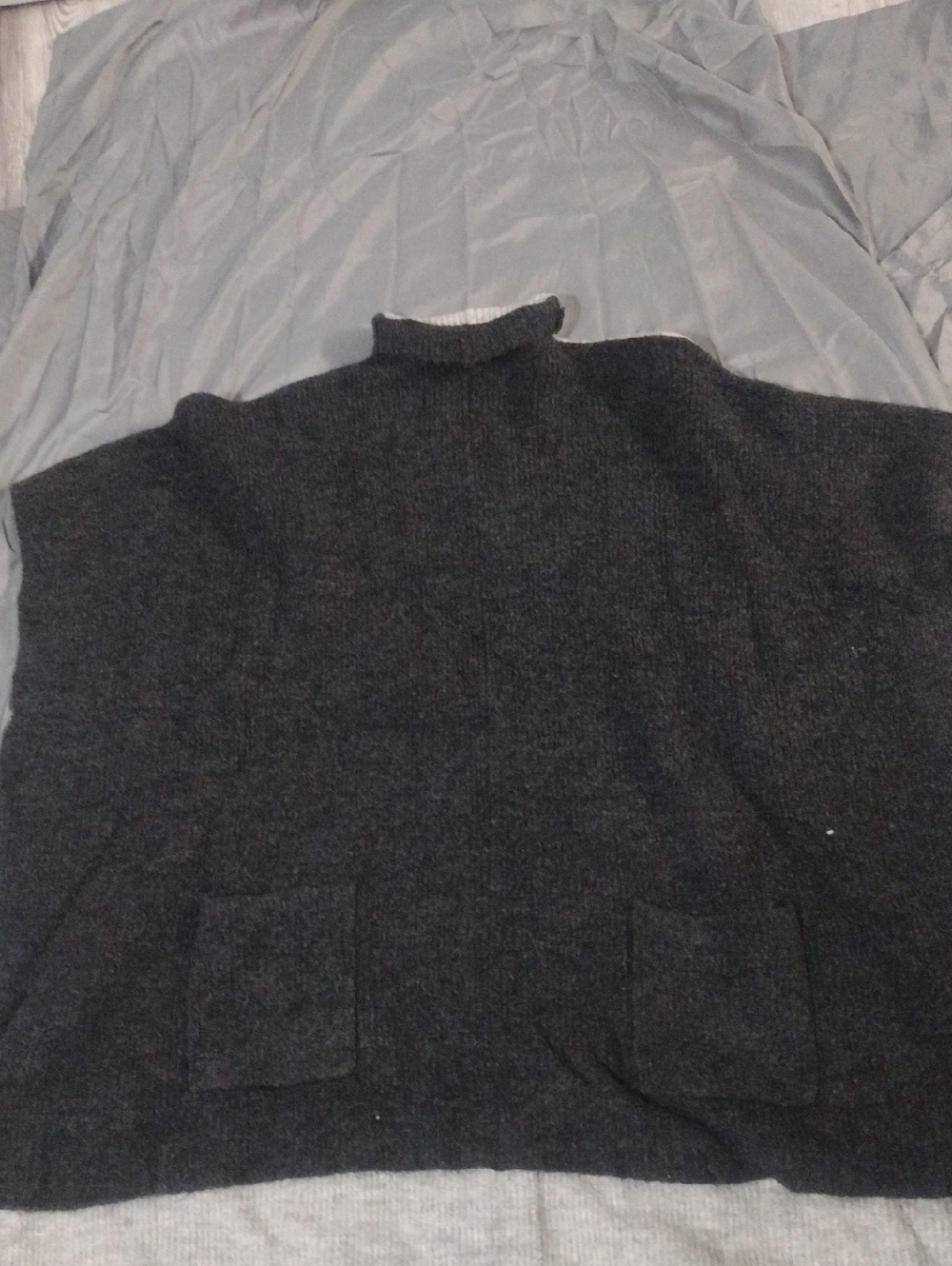 Romeo & Juliet Couture Gray Knit Turtleneck Sweater